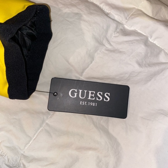 Yellow guess puffer jacket - Picture 3 of 4